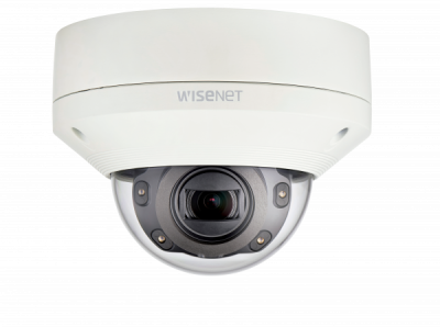 HANWHA XNV-6080R/RW 2MP IR 4.3x Vandal Dome inclusa 32GB SD Card e licenza applicazione RoadWatch ANPR